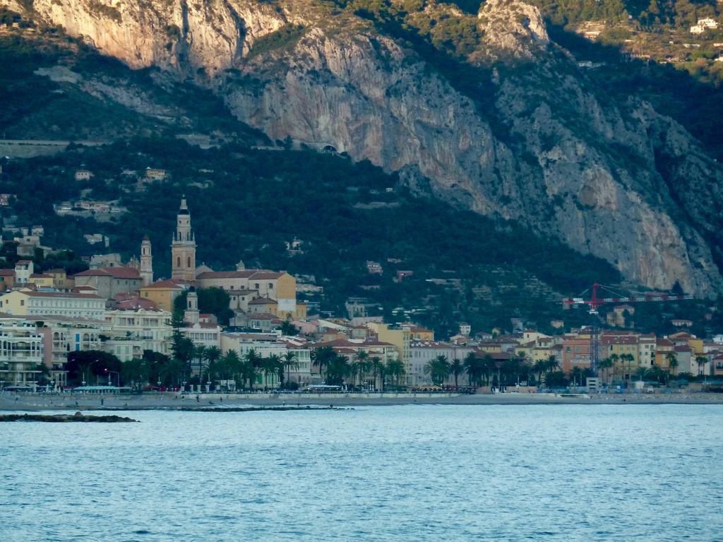 Appartement Les Clematites Menton Bagian luar foto