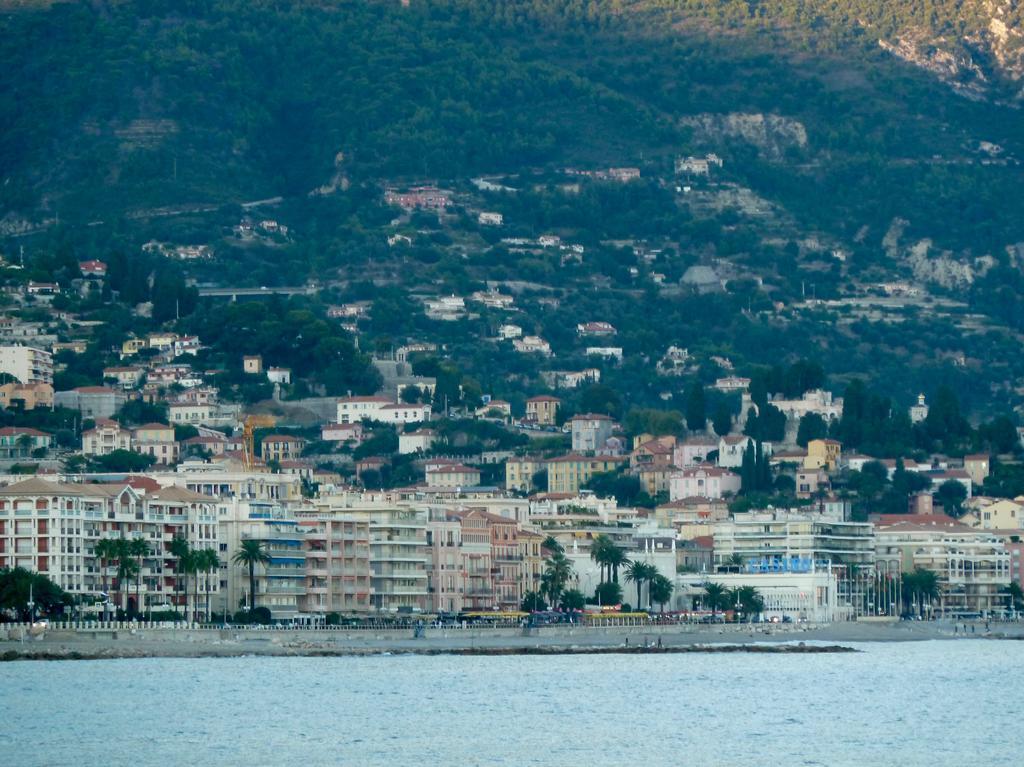 Appartement Les Clematites Menton Bagian luar foto